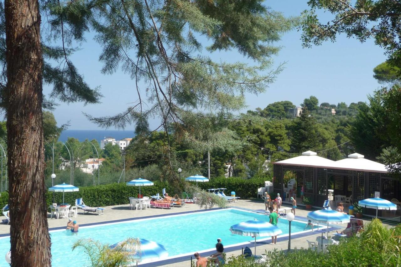 Happy Camp Mobile Homes In Camping Villaggio Internazionale San Menaio Ngoại thất bức ảnh