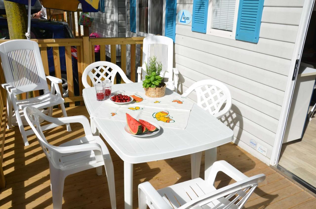 Happy Camp Mobile Homes In Camping Villaggio Internazionale San Menaio Ngoại thất bức ảnh