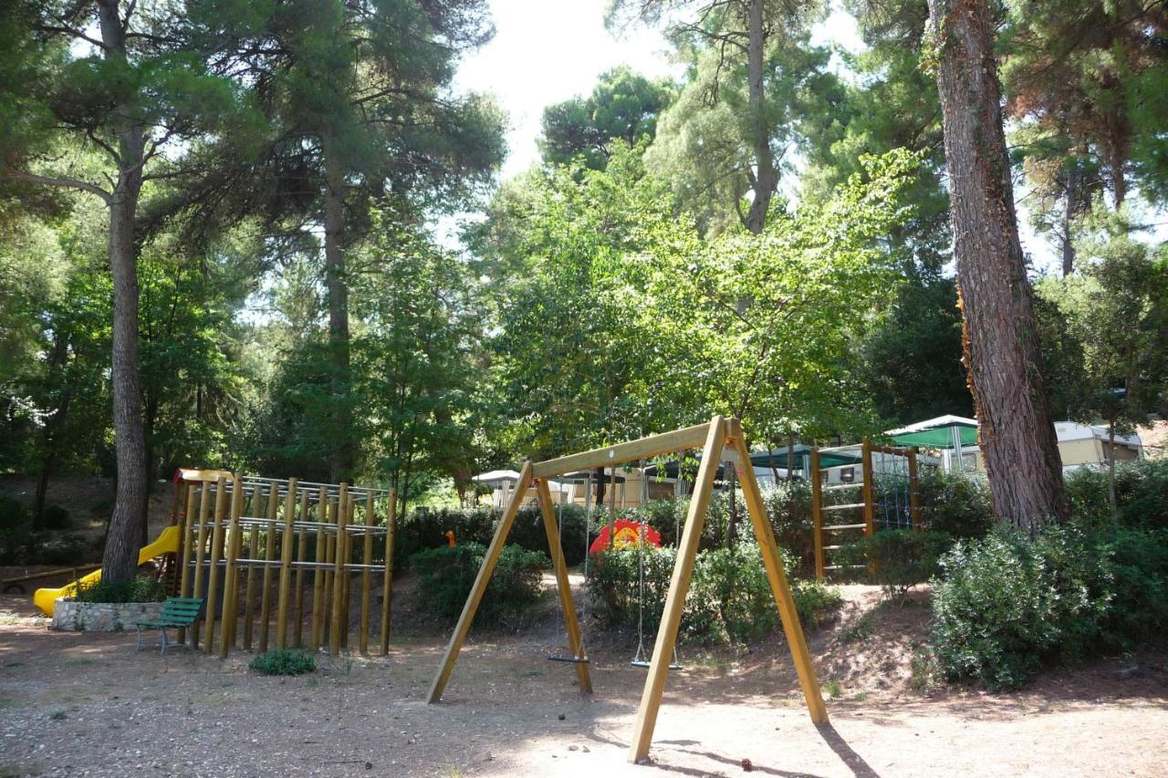 Happy Camp Mobile Homes In Camping Villaggio Internazionale San Menaio Ngoại thất bức ảnh